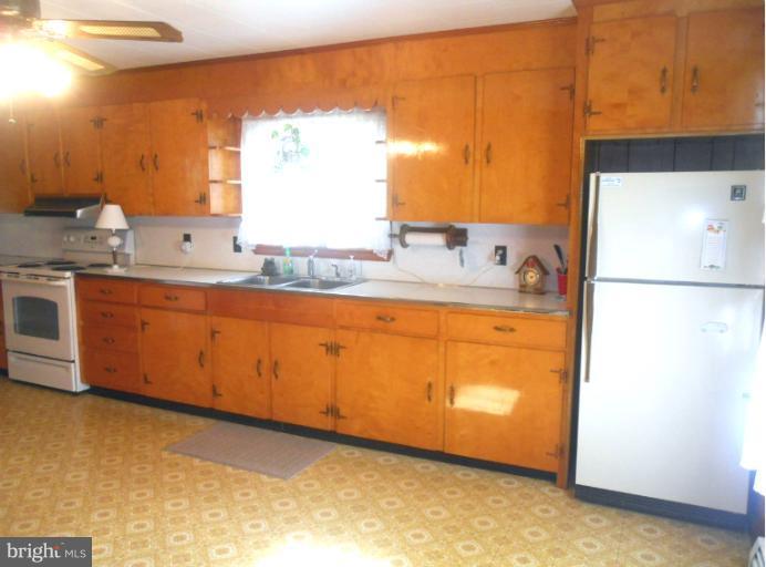 2852 Patapsco Road Finksburg, MD 21048 - Photo 14 of 29 Kitchen
