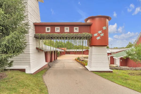 $13,560,000 | 5200 Turtle Pointe Drive, Ann Arbor, MI 48105