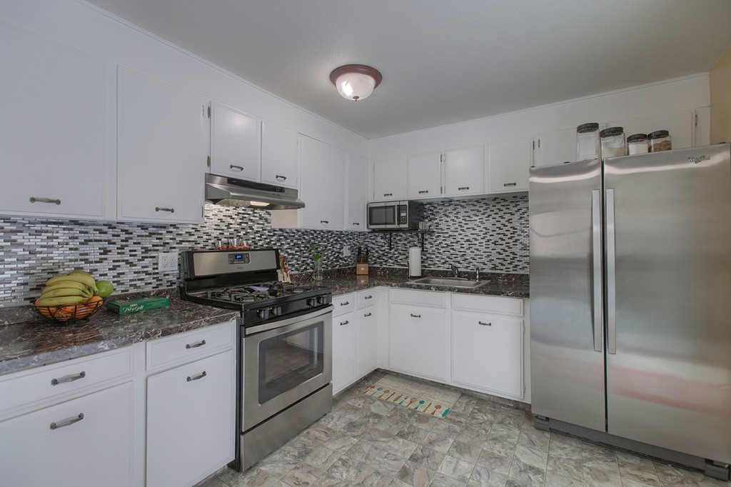 161 Maple Street Methuen, MA 01844 - Photo 9 of 25 Gallery Image 9