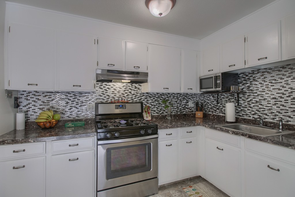 161 Maple Street Methuen, MA 01844 - Photo 10 of 25 Gallery Image 10