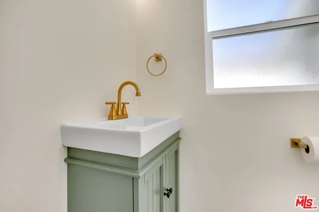 $1,088,000 | 18800 Cohasset Street, Reseda, CA 91335