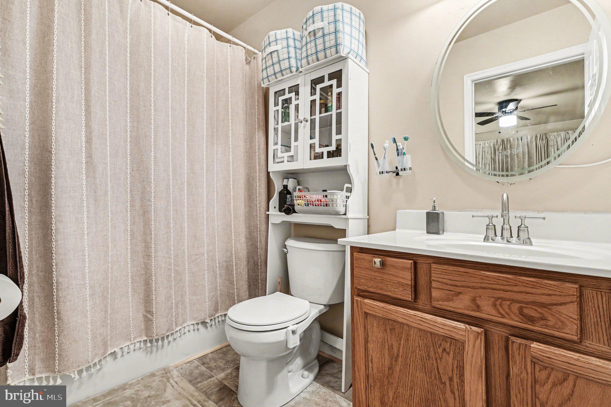 87 Cedar Lane South Colonial Beach, VA 22443 - Photo 21 of 27 Primary bathroom
