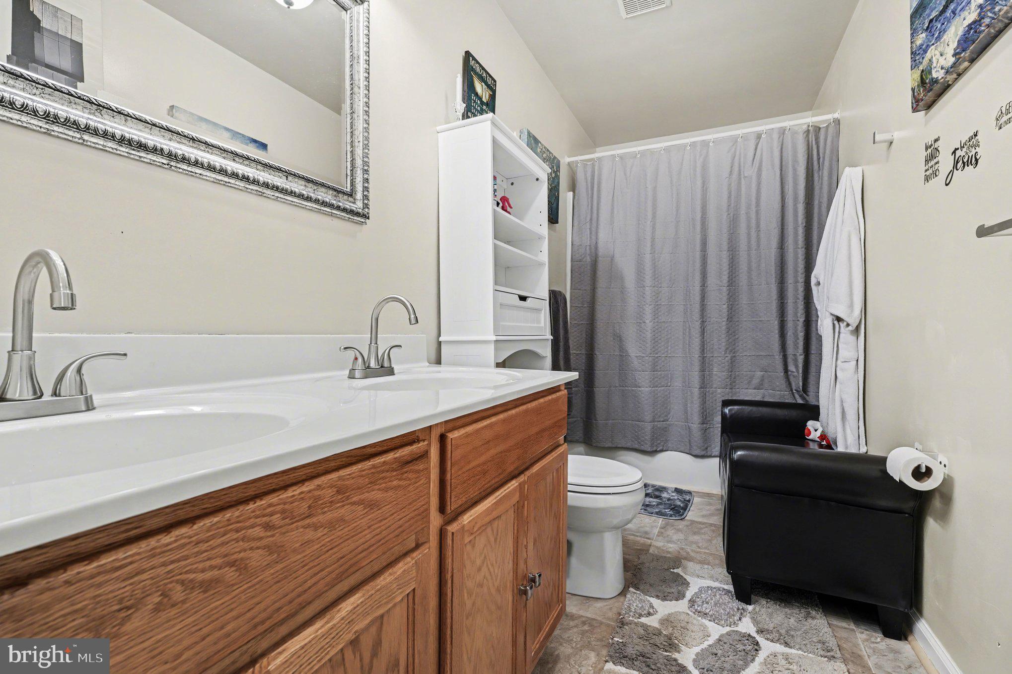87 Cedar Lane South Colonial Beach, VA 22443 - Photo 22 of 27 Bathroom 2