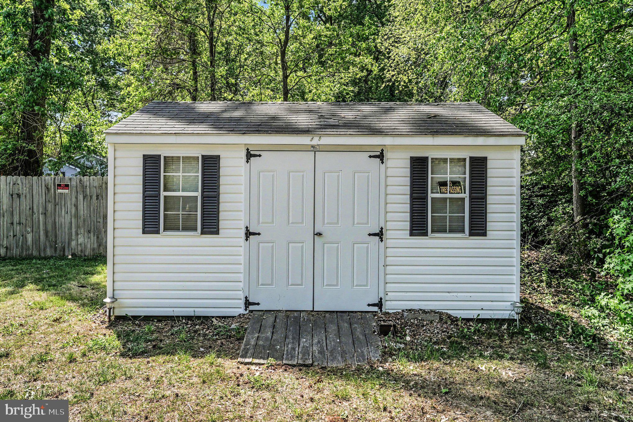 87 Cedar Lane South Colonial Beach, VA 22443 - Photo 25 of 27 Storage shed
