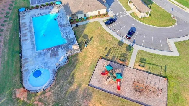 $368,000 | 393 Walnut Grv Way, Pendergrass, GA 30567