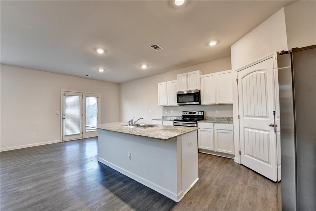 393 Walnut Grv Way Pendergrass, GA 30567 - Photo 7 of 45