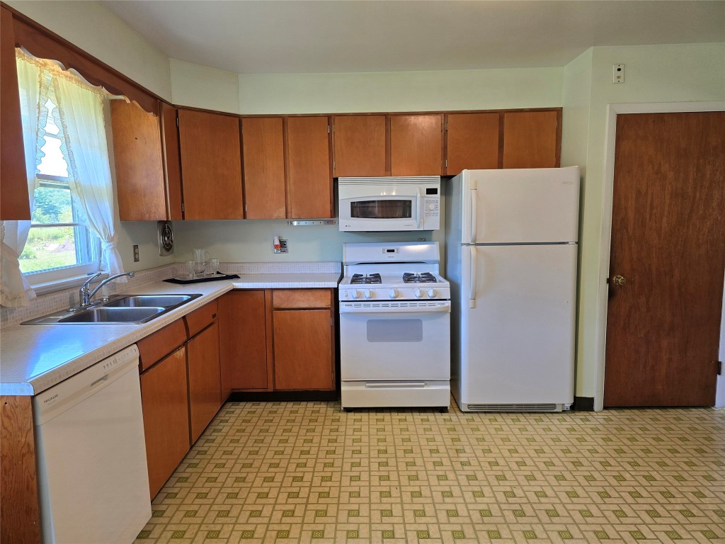 108 Morgan Road Binghamton, NY 13903 - Photo 6 of 32