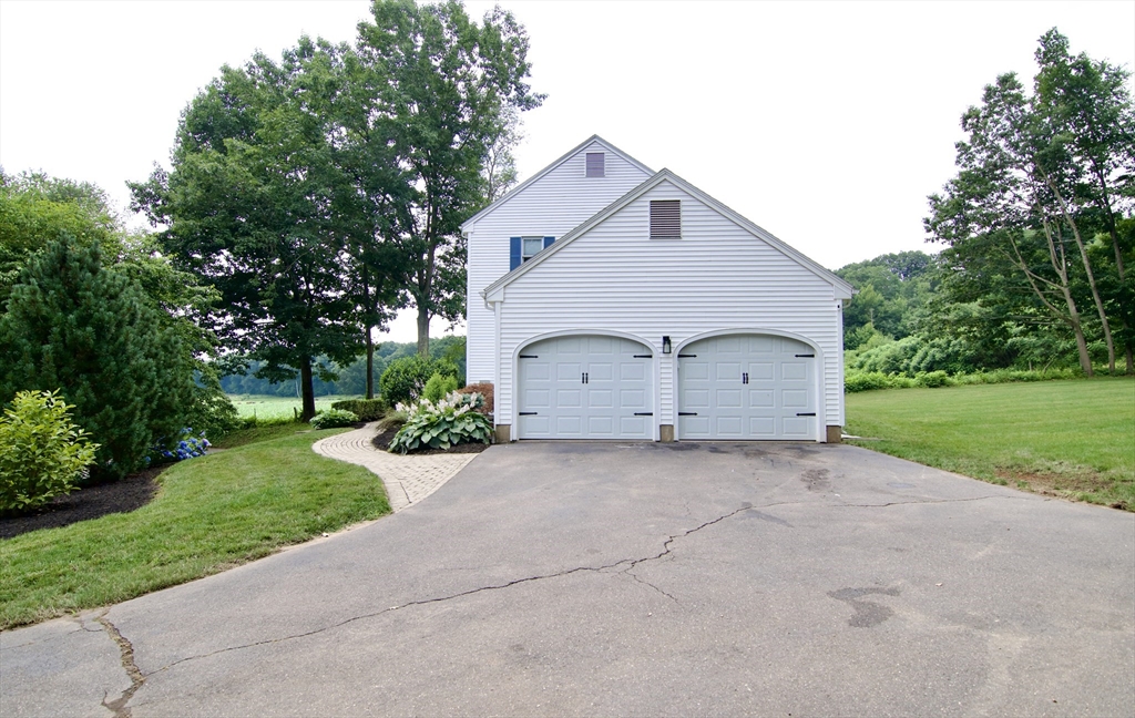 15 Rothe Lane Ellington, CT 06029 - Photo 4 of 42 Gallery Image 4