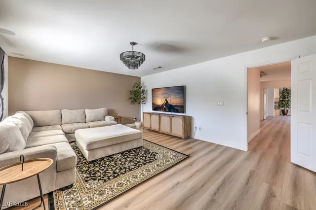 $6,000 | 249 Timber Hollow Street, Henderson, NV 89012