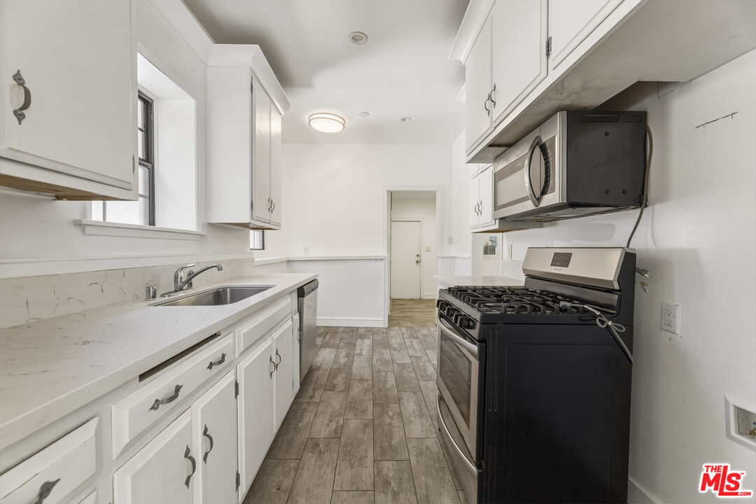 7072 Owens Street Tujunga, CA 91042 - Photo 15 of 42
