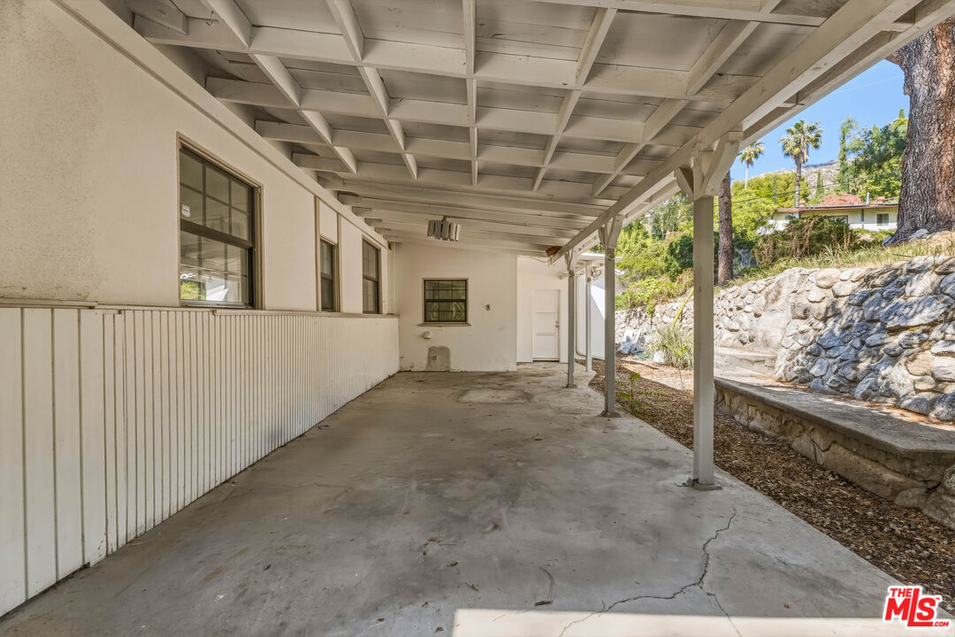 7072 Owens Street Tujunga, CA 91042 - Photo 33 of 42