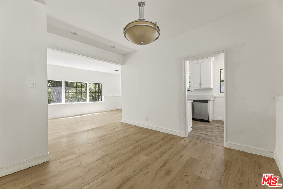 7072 Owens Street Tujunga, CA 91042 - Photo 4 of 42