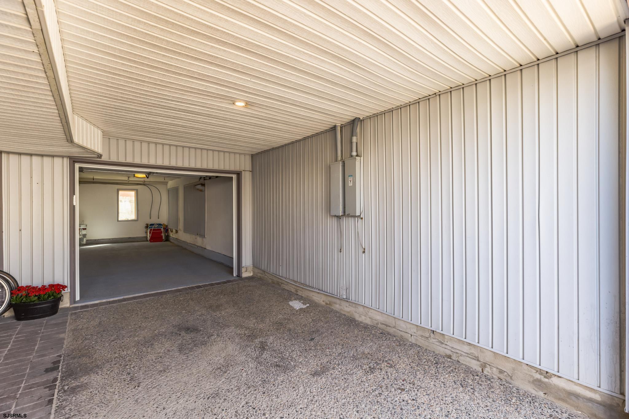 111 South Decatur Avenue Margate City, NJ 08402 - Photo 36 of 39 a view of a livingroom with entryway