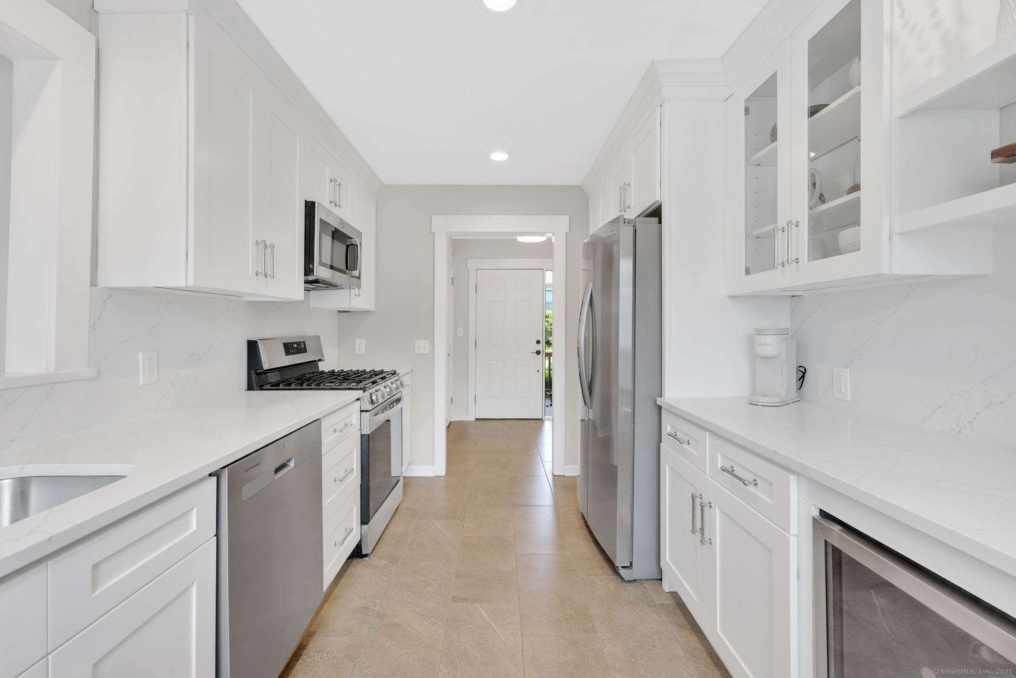 617 Cherokee Lane, Unit B Stratford, CT 06614 - Photo 14 of 39