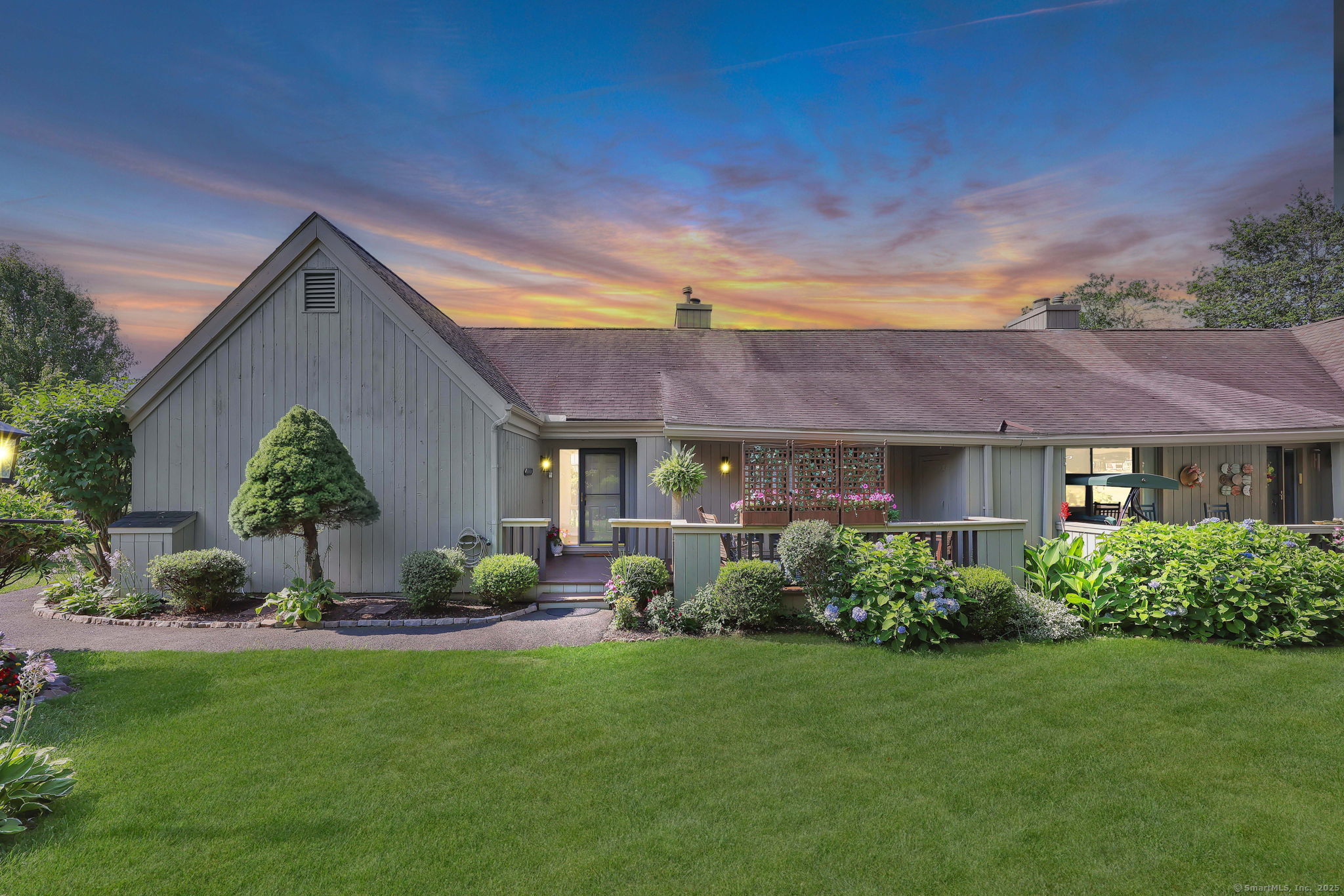 617 Cherokee Lane, Unit B Stratford, CT 06614 - Photo 2 of 39