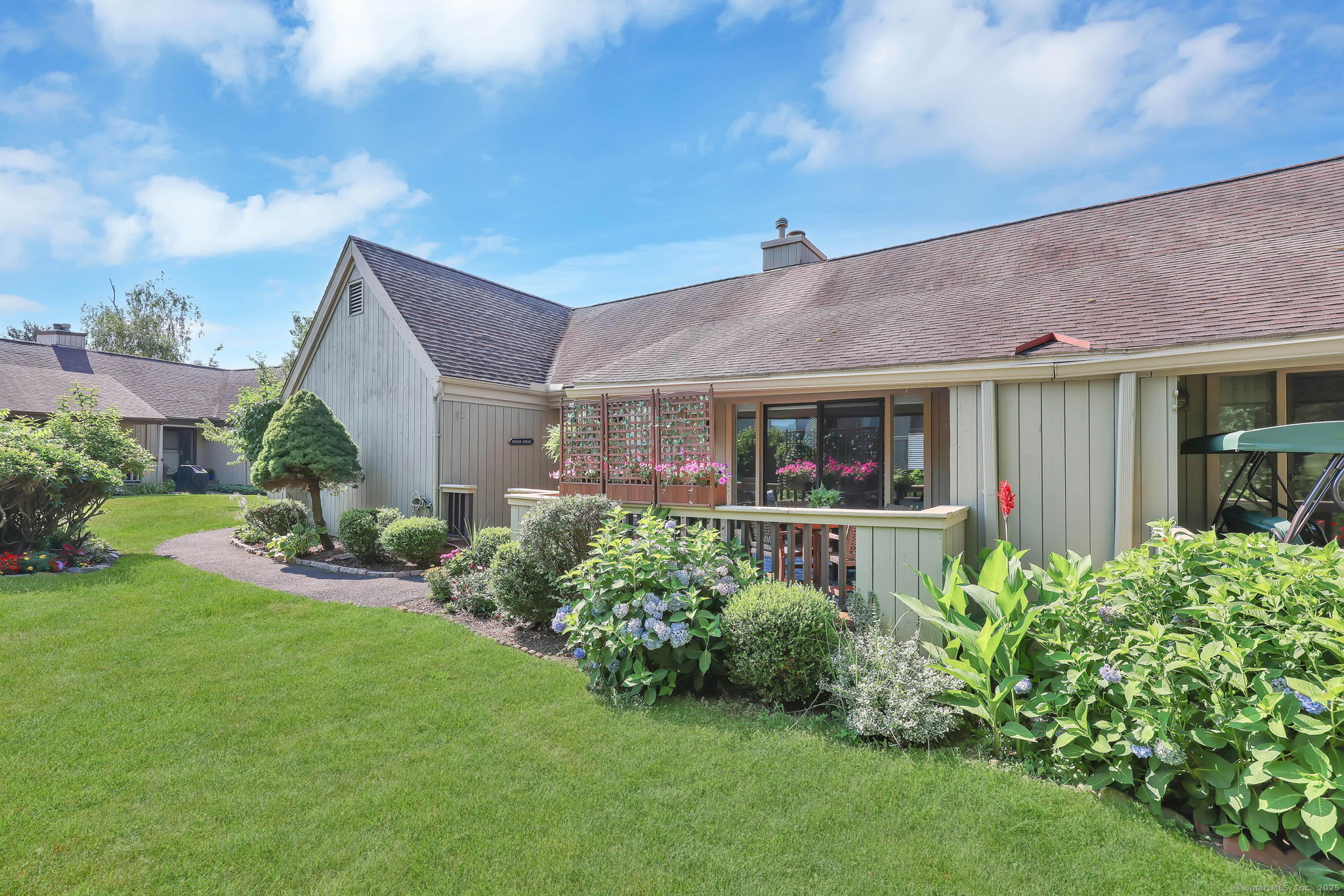 617 Cherokee Lane, Unit B Stratford, CT 06614 - Photo 3 of 39