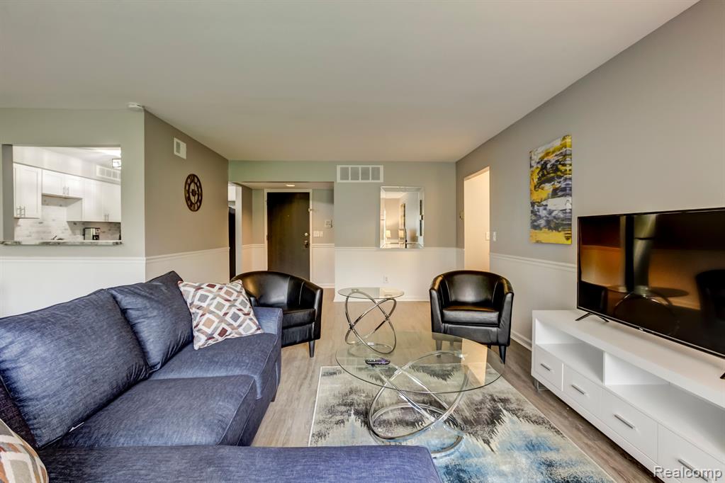 32023 West 14 Mile Road, Unit 105 Farmington, MI 48334 - Photo 6 of 13