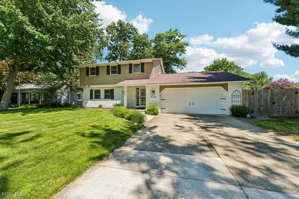$309,000 | 226 Rustic Hill Lane, Amherst, OH 44001