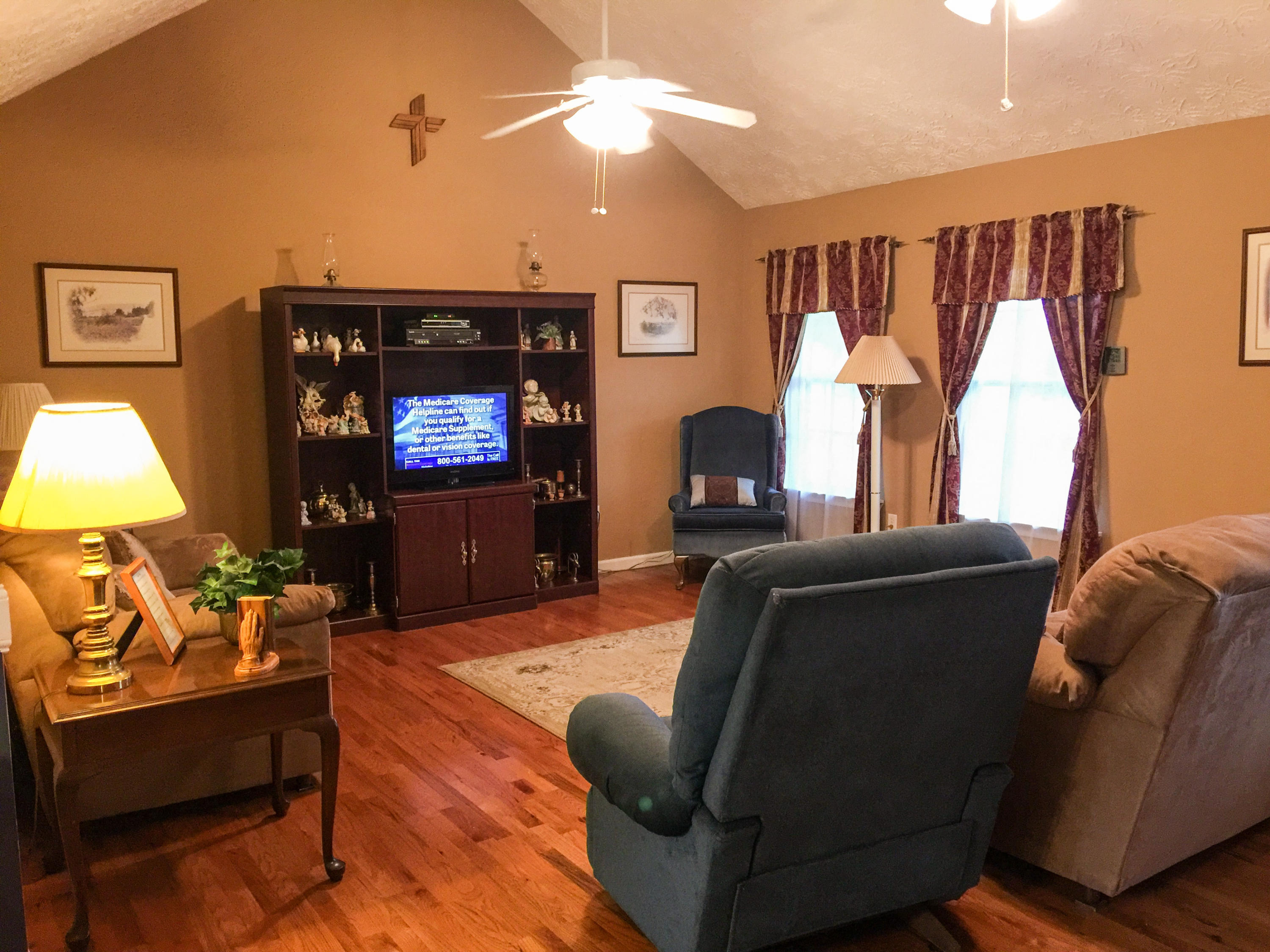 937 Neal Road Dunlap, TN 37327 - Photo 3 of 7 Neal Living Rm