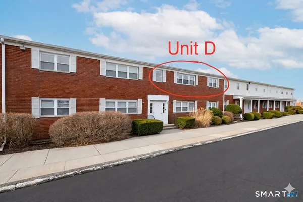 $419,900 | 105 East Broadway, Unit D, Milford, CT 06460