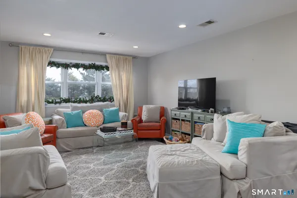 $419,900 | 105 East Broadway, Unit D, Milford, CT 06460
