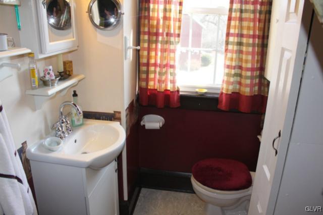 1351 Tatamy Road Easton, PA 18045 - Photo 18 of 37