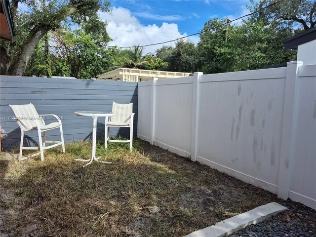 $2,500 | 4920 Southwest 28th Terrace, Unit 12, Dania Beach, FL 33312