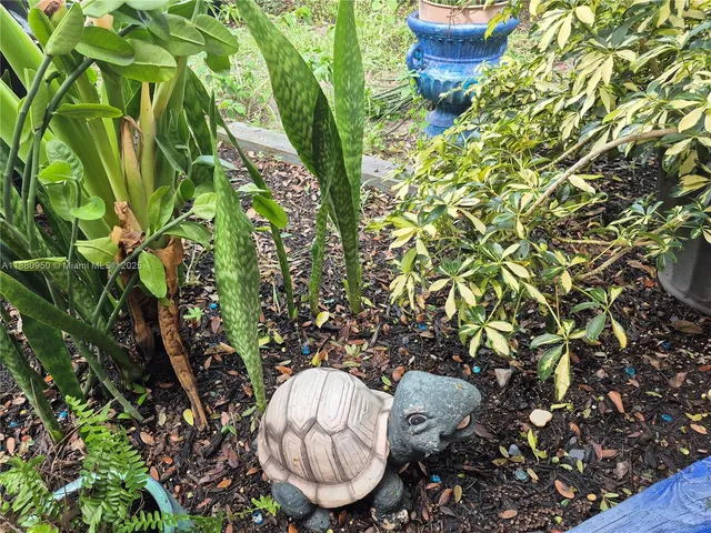 $2,500 | 4920 Southwest 28th Terrace, Unit 12, Dania Beach, FL 33312