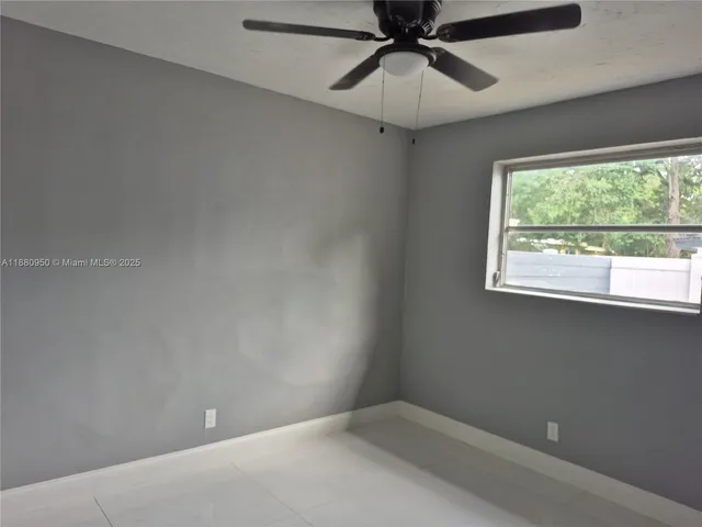 $2,500 | 4920 Southwest 28th Terrace, Unit 12, Dania Beach, FL 33312