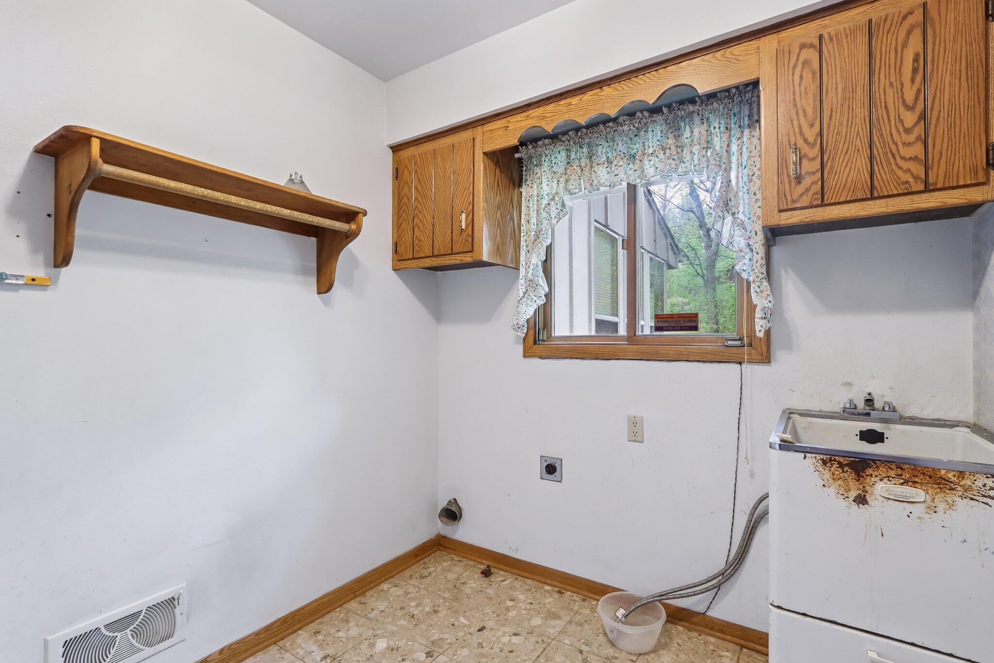 N95W29112 Fawn Court Colgate, WI 53017 - Photo 24 of 51 Laundry Room