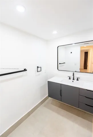 $2,800 | 1750 Northeast 191st Street, Unit 1001, Miami, FL 33179