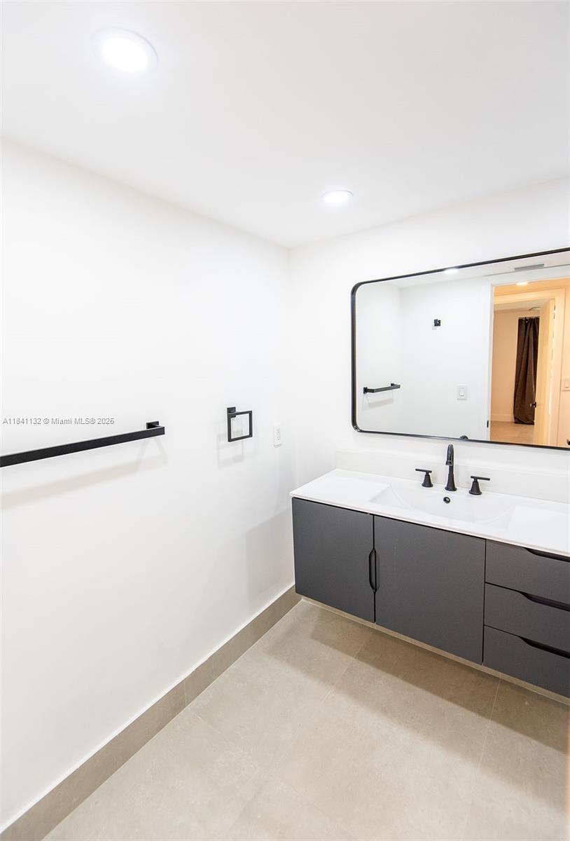 1750 Northeast 191st Street, Unit 1001 Miami, FL 33179 - Photo 15 of 30