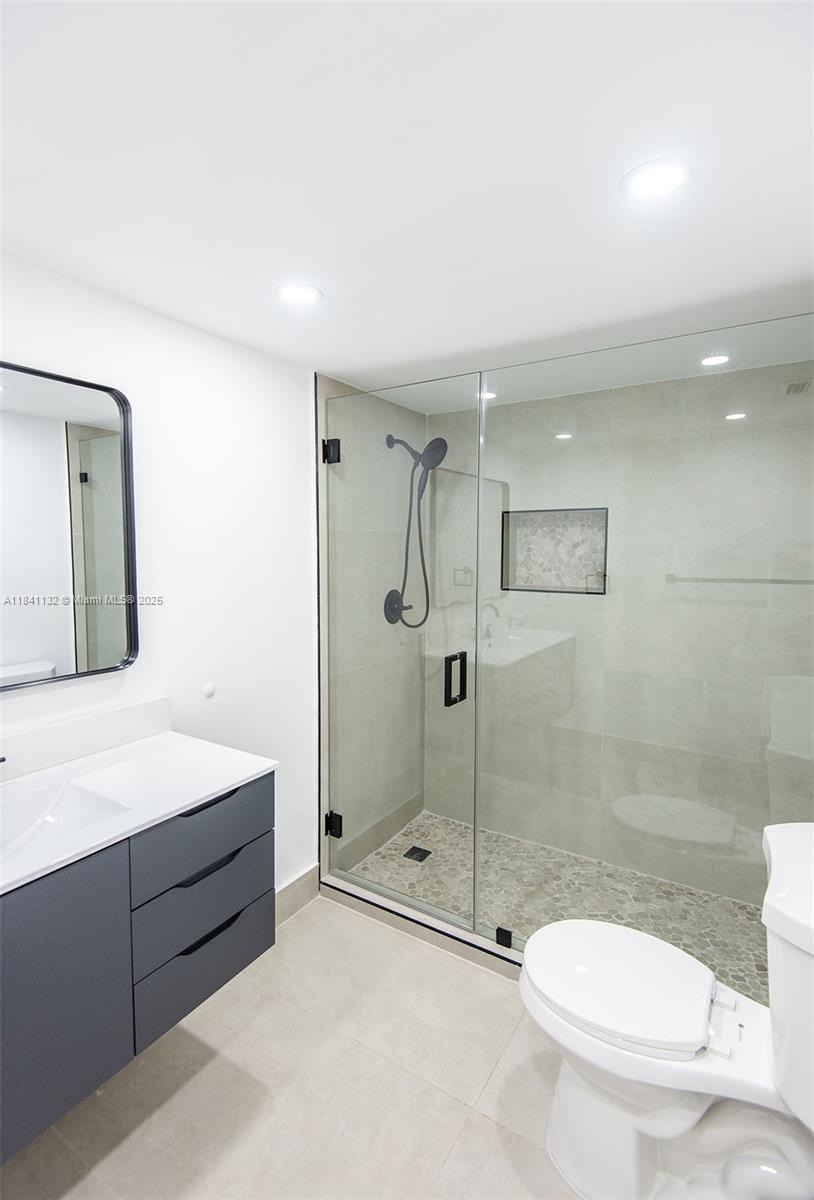 1750 Northeast 191st Street, Unit 1001 Miami, FL 33179 - Photo 16 of 30