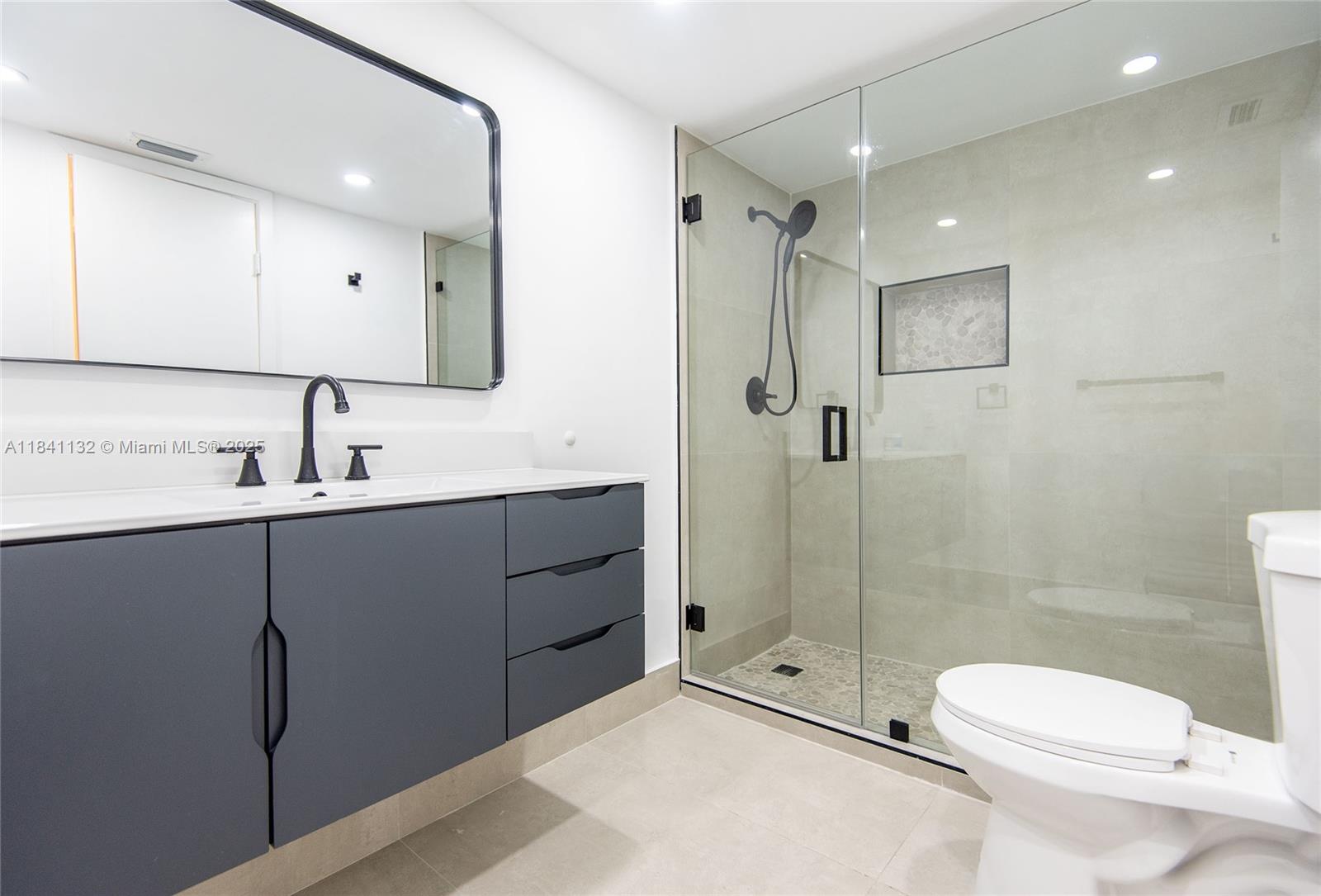 1750 Northeast 191st Street, Unit 1001 Miami, FL 33179 - Photo 17 of 30