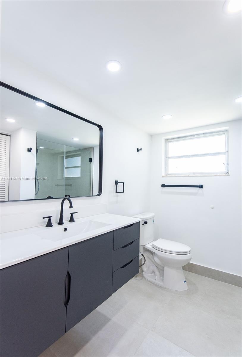 1750 Northeast 191st Street, Unit 1001 Miami, FL 33179 - Photo 21 of 30