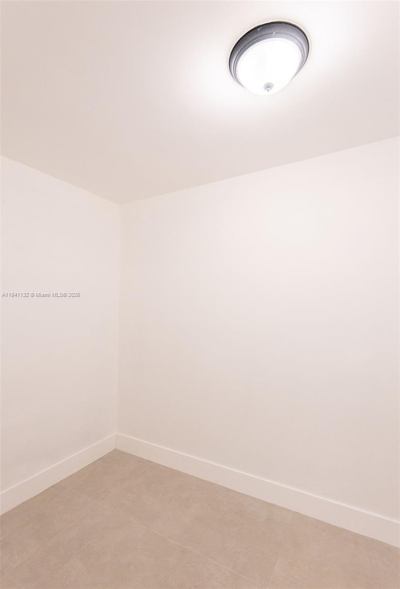 1750 Northeast 191st Street, Unit 1001 Miami, FL 33179 - Photo 29 of 30