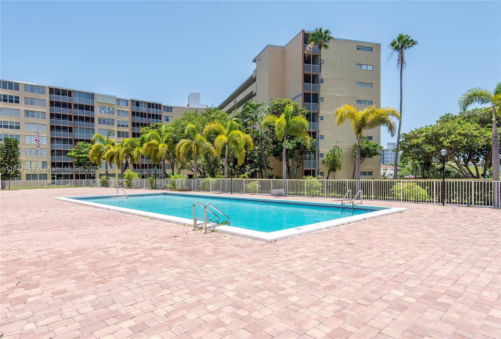 1750 Northeast 191st Street, Unit 1001 Miami, FL 33179 - Photo 4 of 30