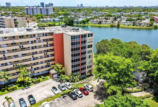 $2,800 | 1750 Northeast 191st Street, Unit 1001, Miami, FL 33179