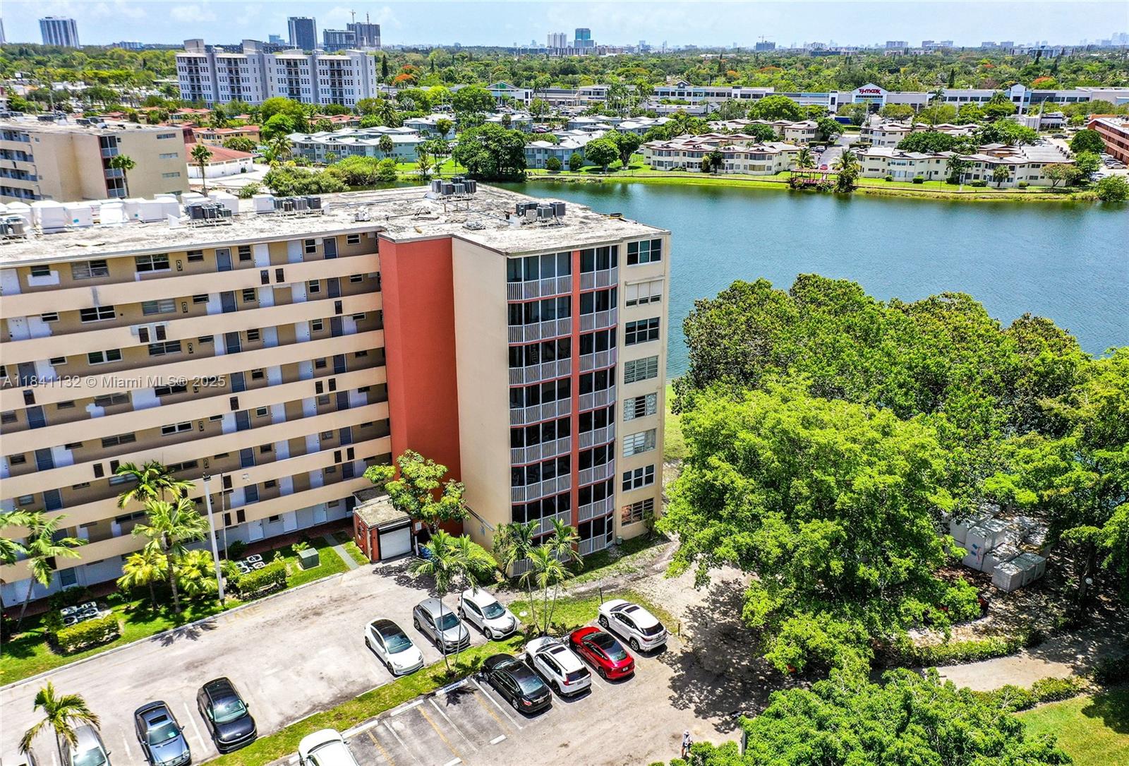 1750 Northeast 191st Street, Unit 1001 Miami, FL 33179 - Photo 5 of 30