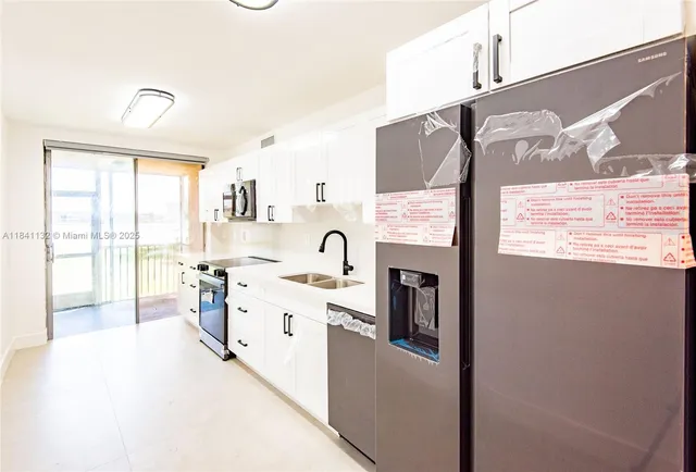 $2,800 | 1750 Northeast 191st Street, Unit 1001, Miami, FL 33179