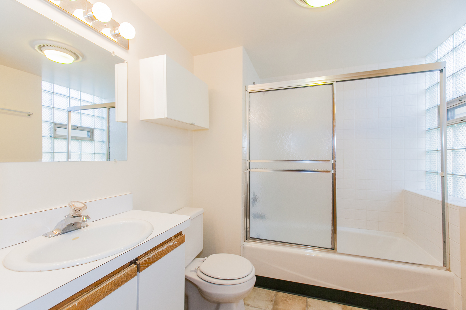 2338 North Clark Street, Unit 4 Chicago, IL 60614 - Photo 14 of 16