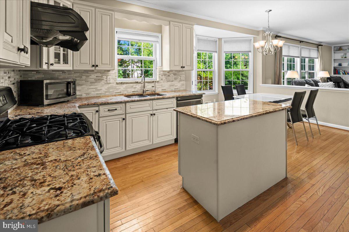 46 Navesink Drive Pennington, NJ 08534 - Photo 12 of 54 Center island in kitchen