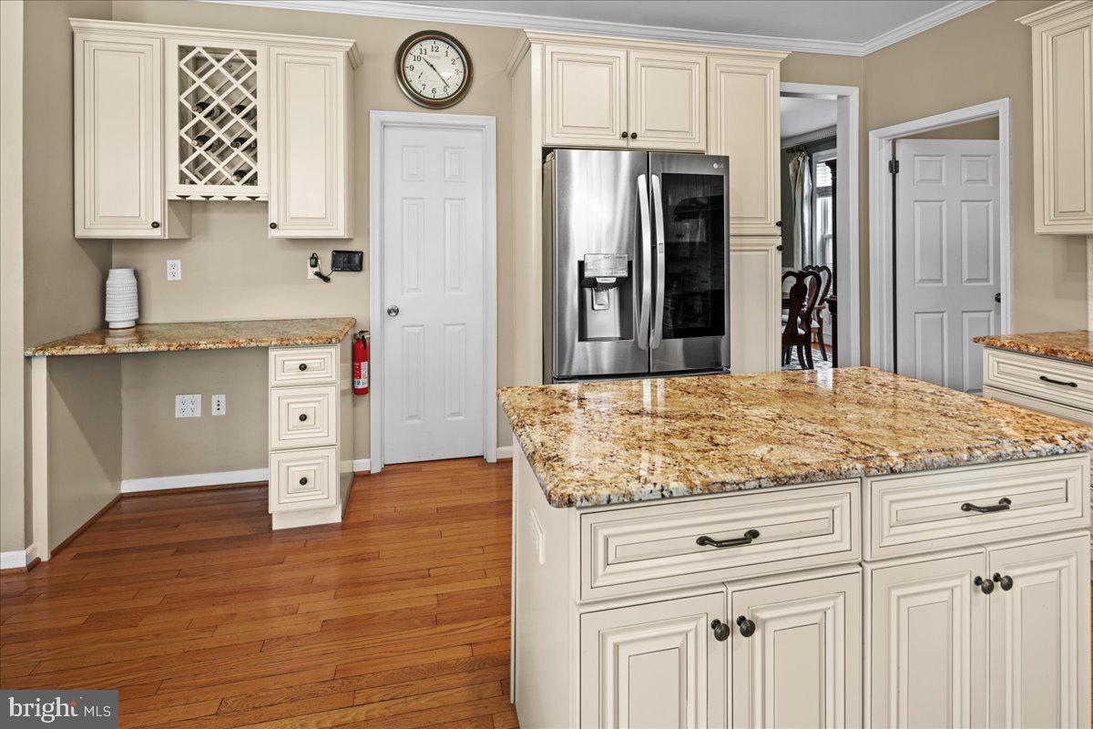 46 Navesink Drive Pennington, NJ 08534 - Photo 14 of 54 Desk in kitchen