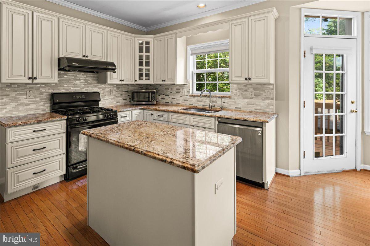 46 Navesink Drive Pennington, NJ 08534 - Photo 15 of 54