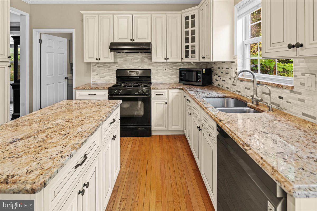 46 Navesink Drive Pennington, NJ 08534 - Photo 16 of 54