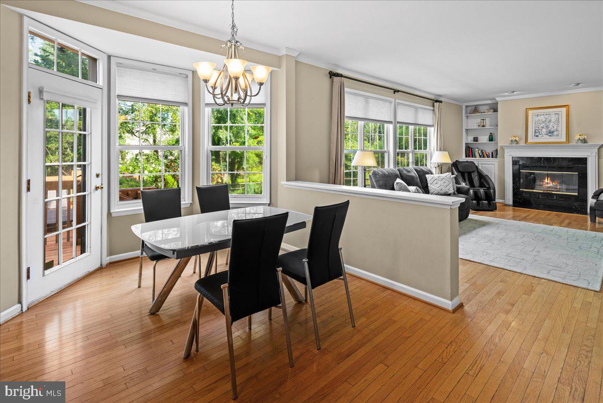 46 Navesink Drive Pennington, NJ 08534 - Photo 19 of 54 Bay windows in breakfast area