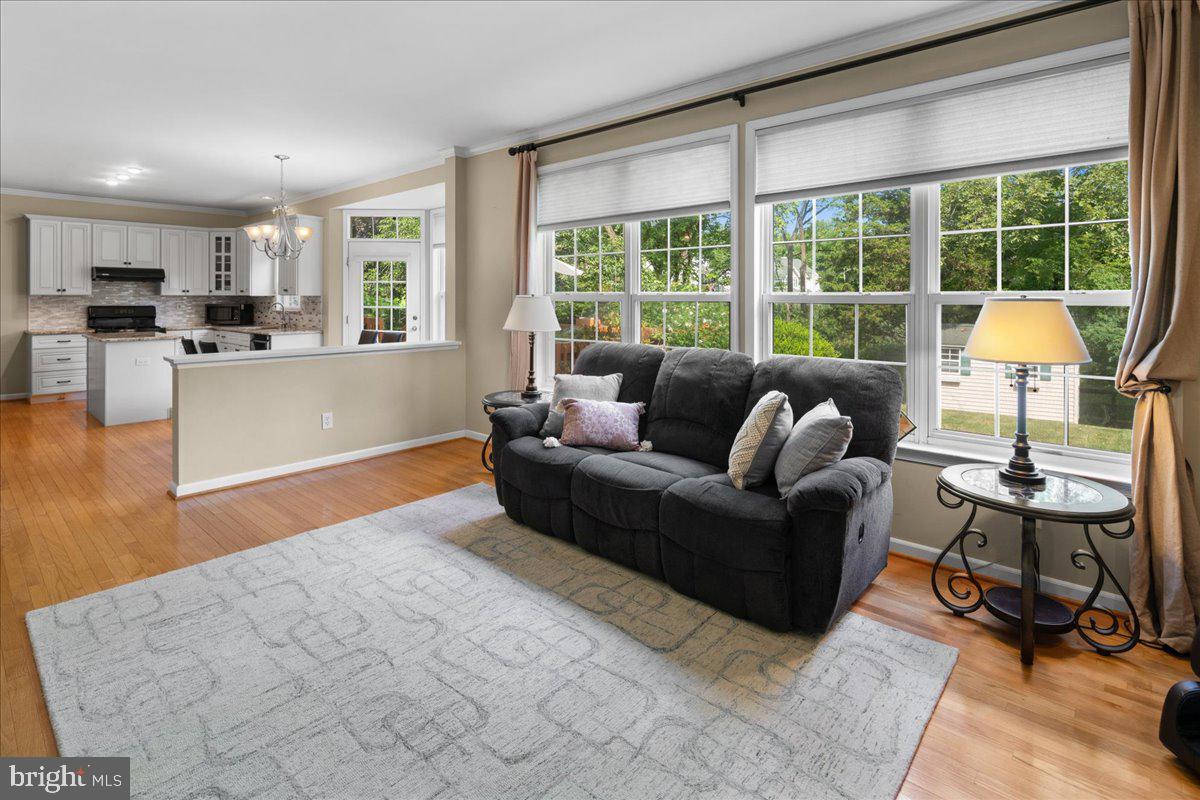 46 Navesink Drive Pennington, NJ 08534 - Photo 22 of 54 Picture windows