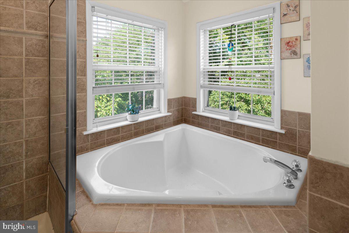 46 Navesink Drive Pennington, NJ 08534 - Photo 29 of 54