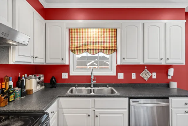 $399,900 | 1130 Emerson Circle, Hopkinsville, KY 42240