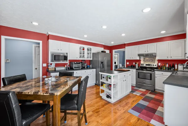 $399,900 | 1130 Emerson Circle, Hopkinsville, KY 42240